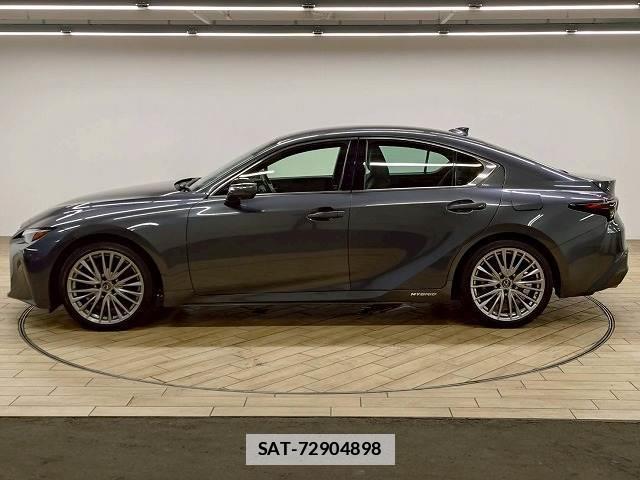 Lexus IS 2021-07 7803830-18