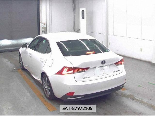 Lexus IS 2016-11 7804656-1