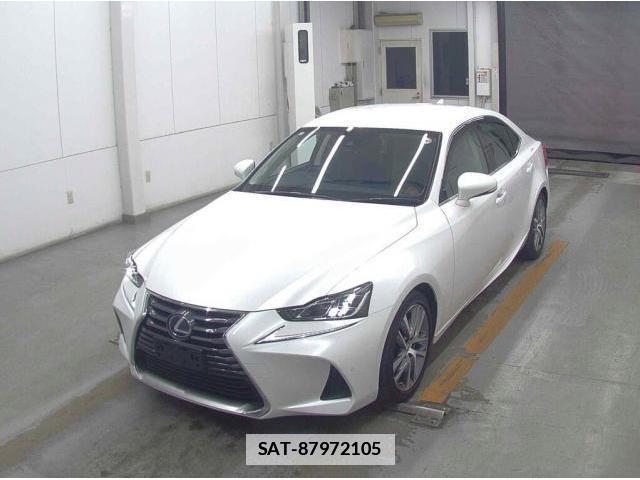 Lexus IS 2016-11 7804656-2