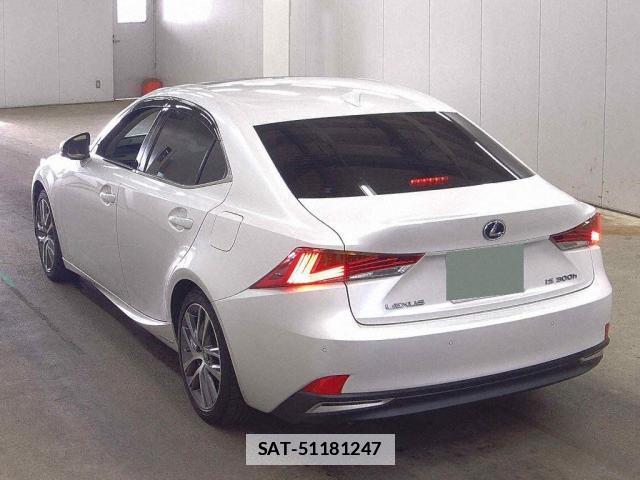 Lexus IS 2017-03 7805774-1