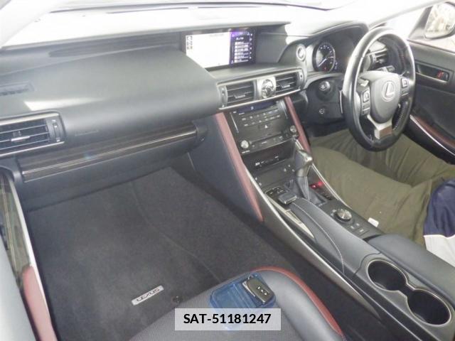 Lexus IS 2017-03 7805774-2