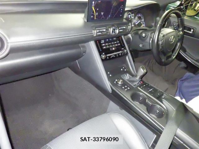 Lexus IS 2021-01 7805778-2