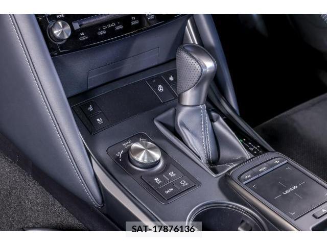 Lexus IS 2024-03 7806041-15