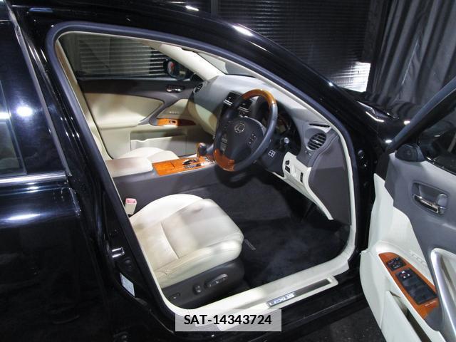 Lexus IS 2008-12 7806166-12