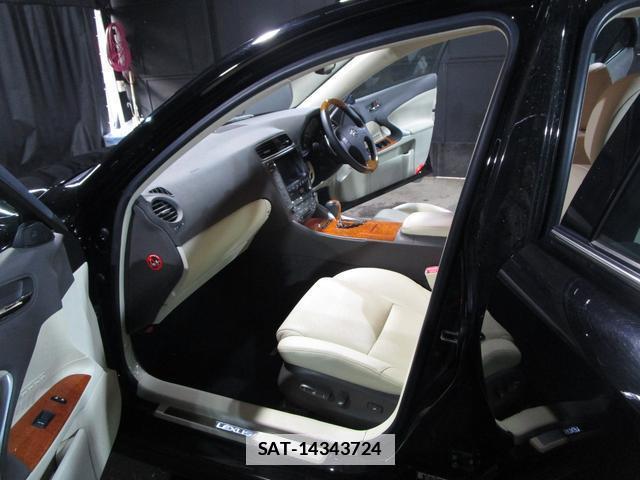 Lexus IS 2008-12 7806166-16