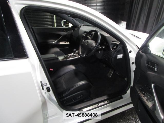 Lexus IS 2010-05 7806185-12