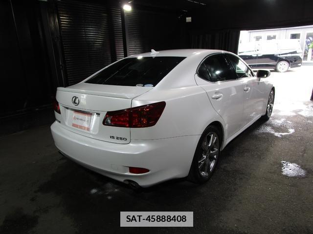 Lexus IS 2010-05 7806185-6