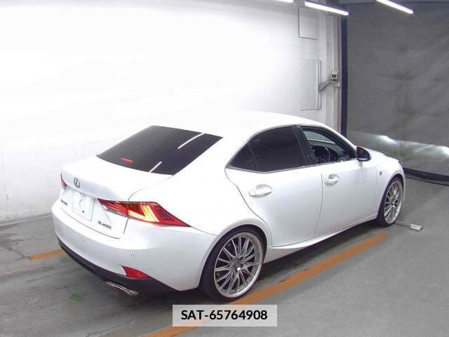 Lexus IS 2016-11 7806807-5