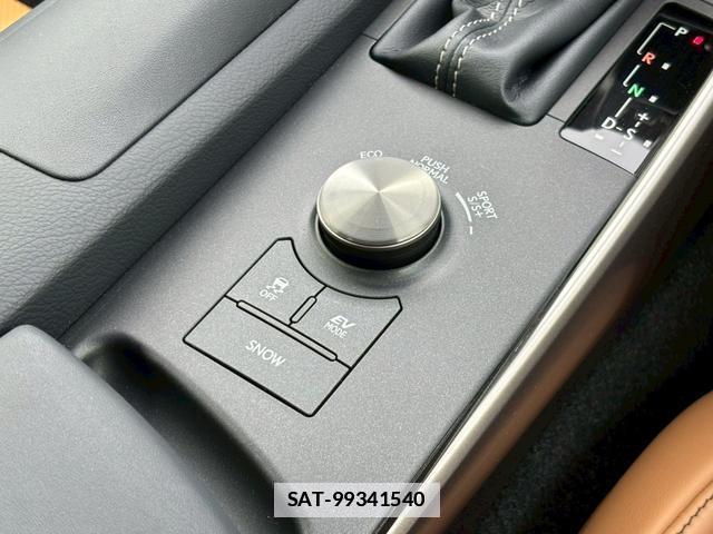 Lexus IS 2014-12 7808306-15