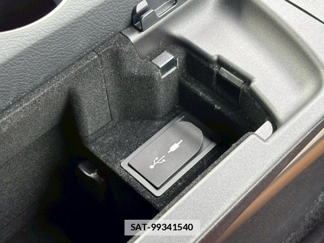 Lexus IS 2014-12 7808306-16