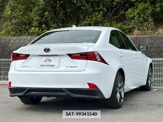 Lexus IS 2014-12 7808306-3