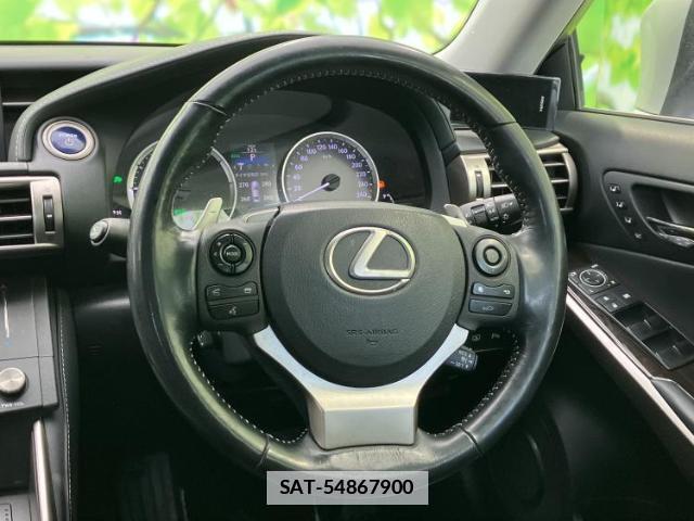 Lexus IS 2015-02 7808337-14