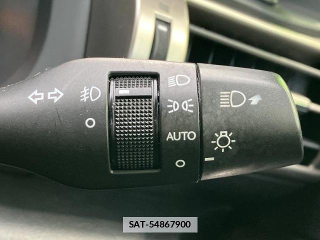 Lexus IS 2015-02 7808337-15