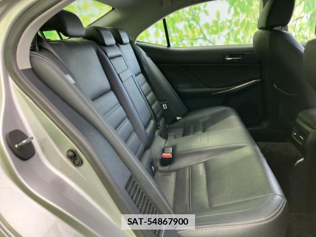 Lexus IS 2015-02 7808337-4