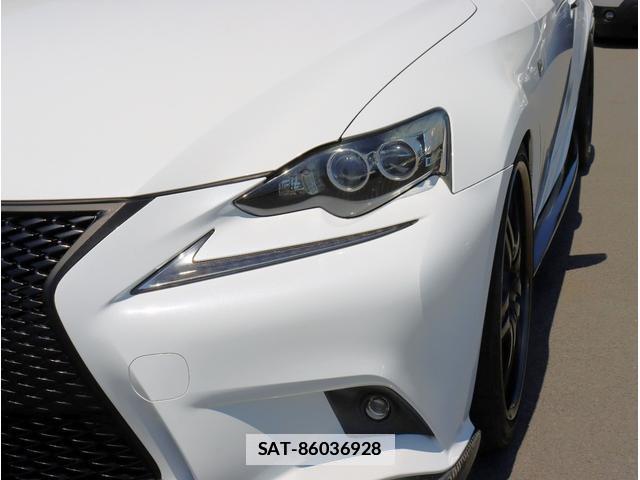 Lexus IS 2015-11 7808689-12
