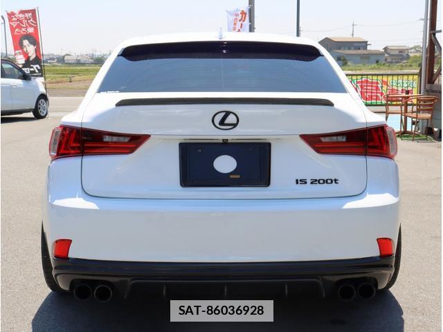 Lexus IS 2015-11 7808689-7