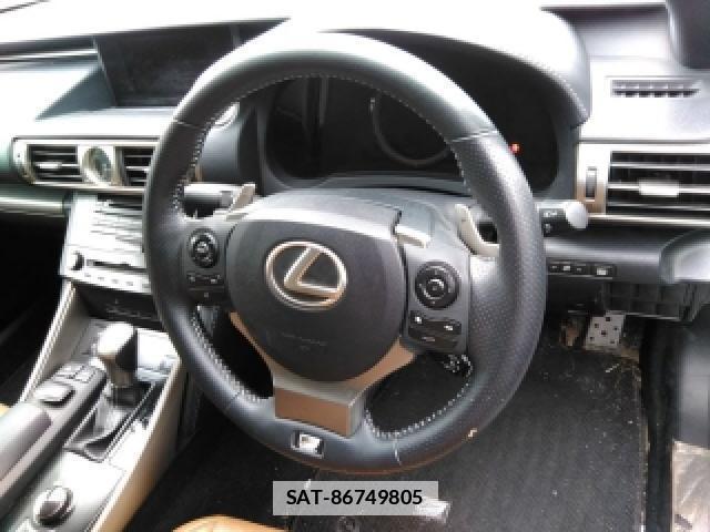 Lexus IS 2013-09 7811168-2