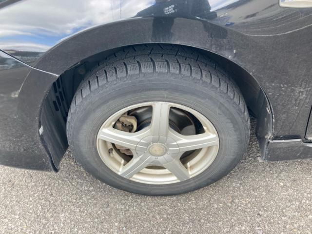 Toyota ISIS 2010-08 7793333-10