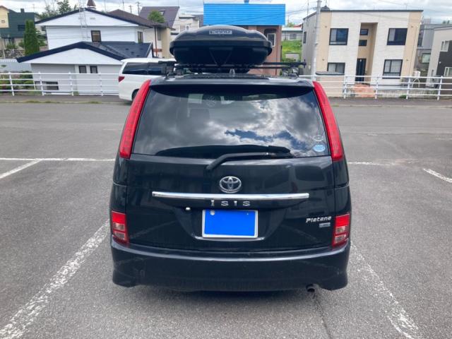 Toyota ISIS 2010-08 7793333-2