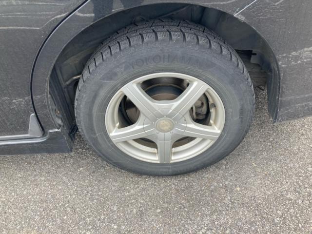 Toyota ISIS 2010-08 7793333-9