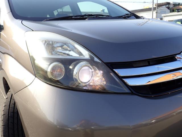Toyota ISIS 2011-07 7796067-16