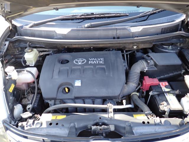 Toyota ISIS 2011-07 7796067-7