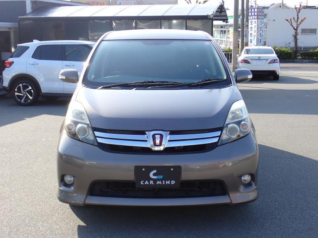 Toyota ISIS 2011-07 7796067-9