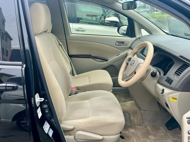 Toyota ISIS 2016-08 7798453-10