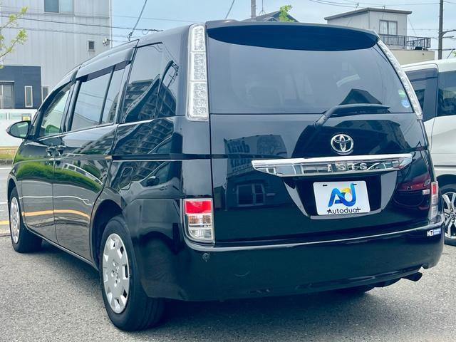 Toyota ISIS 2016-08 7798453-4