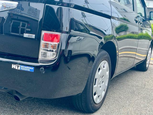 Toyota ISIS 2016-08 7798453-6
