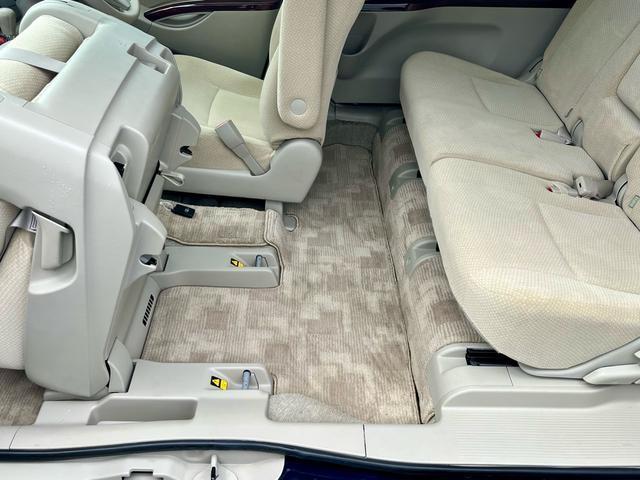 Toyota ISIS 2015-07 7798456-17