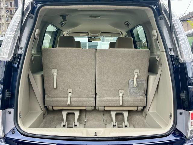 Toyota ISIS 2015-07 7798456-19
