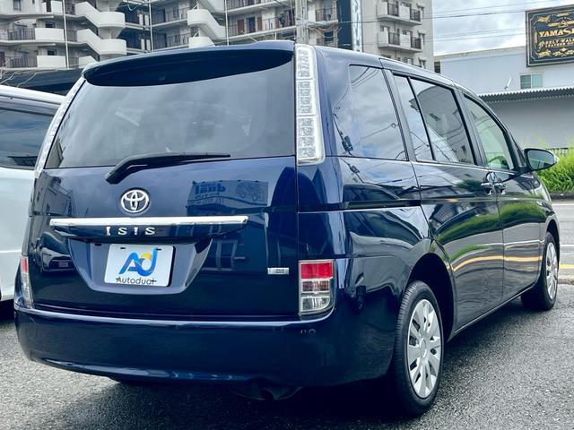 Toyota ISIS 2015-07 7798456-2