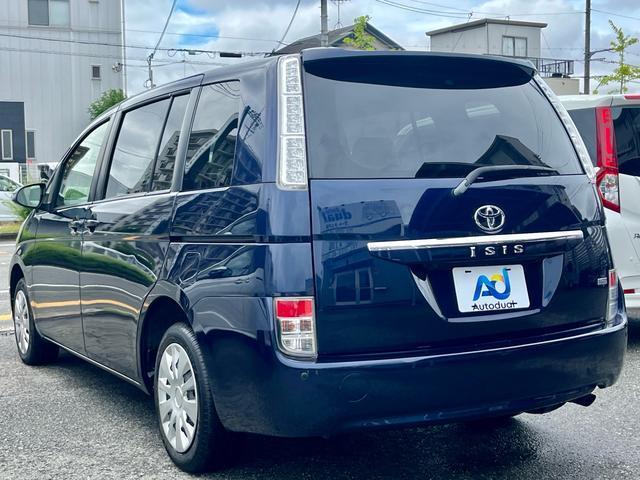 Toyota ISIS 2015-07 7798456-4