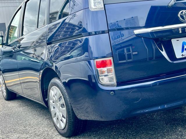 Toyota ISIS 2015-07 7798456-8