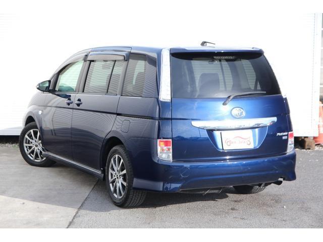 Toyota ISIS 2013-10 7798492-12