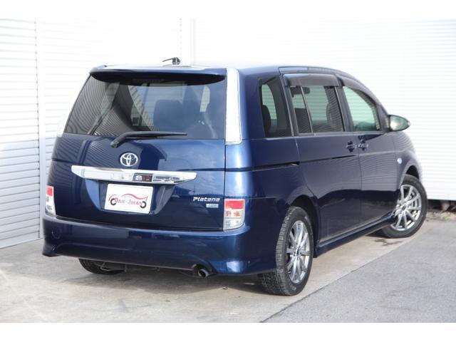 Toyota ISIS 2013-10 7798492-2
