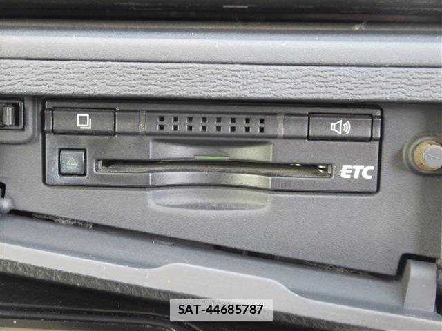 Toyota ISIS 2013-09 7802676-8