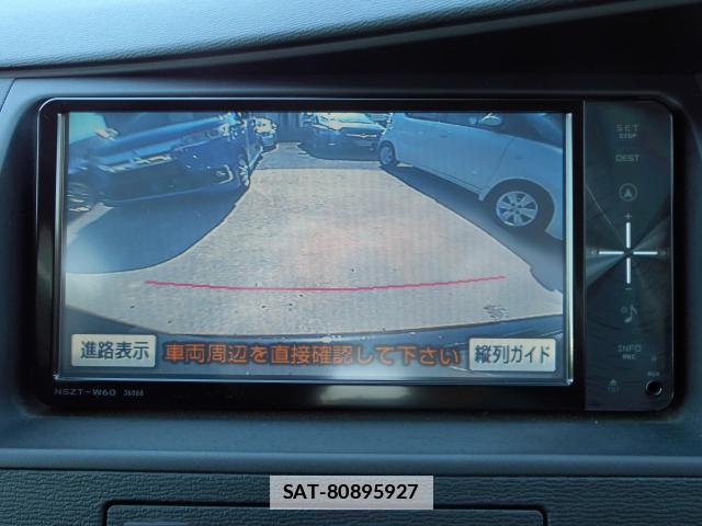 Toyota ISIS 2010-10 7804369-7