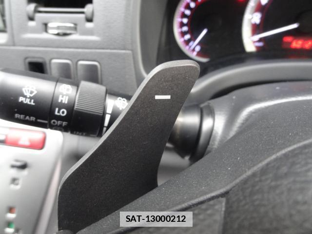 Toyota ISIS 2010-03 7805177-14