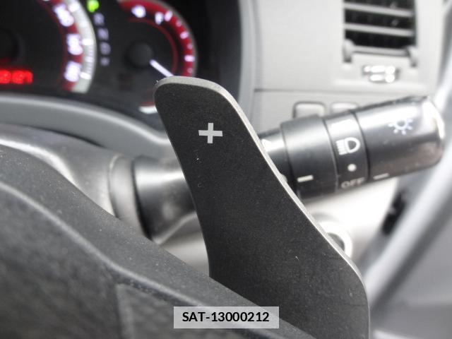 Toyota ISIS 2010-03 7805177-15