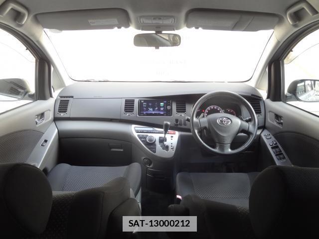 Toyota ISIS 2010-03 7805177-2
