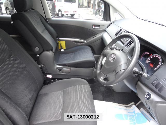 Toyota ISIS 2010-03 7805177-3