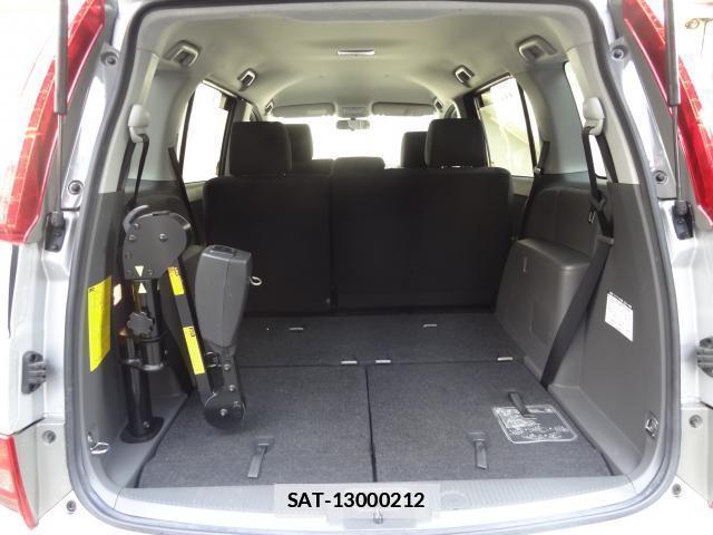 Toyota ISIS 2010-03 7805177-5