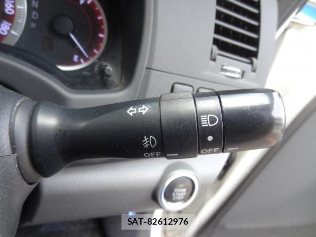 Toyota ISIS 2009-12 7805202-15