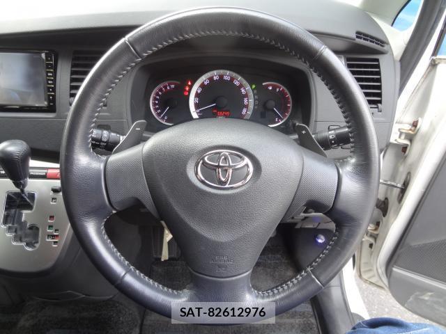 Toyota ISIS 2009-12 7805202-6