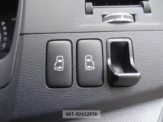 Toyota ISIS 2009-12 7805202-7