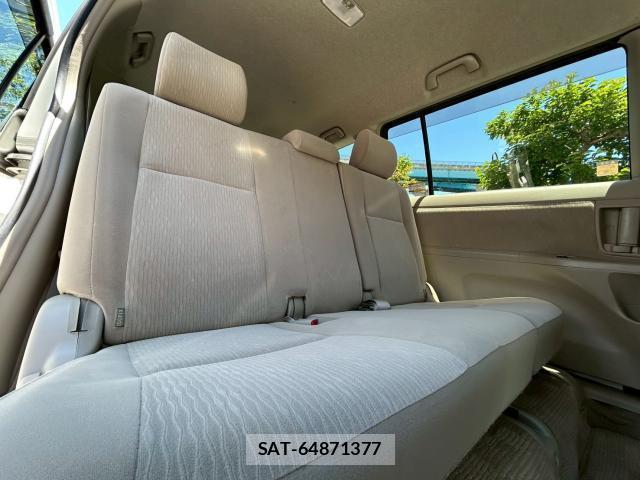 Toyota ISIS 2009-12 7805692-10