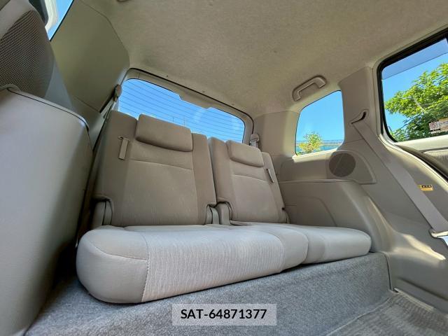 Toyota ISIS 2009-12 7805692-11