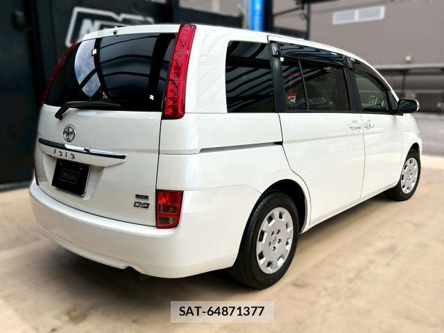 Toyota ISIS 2009-12 7805692-7